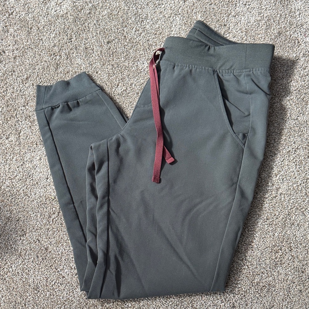 Figs Women’s Bonsai Zamora High Waisted Joggers with Burgundy Drawstring